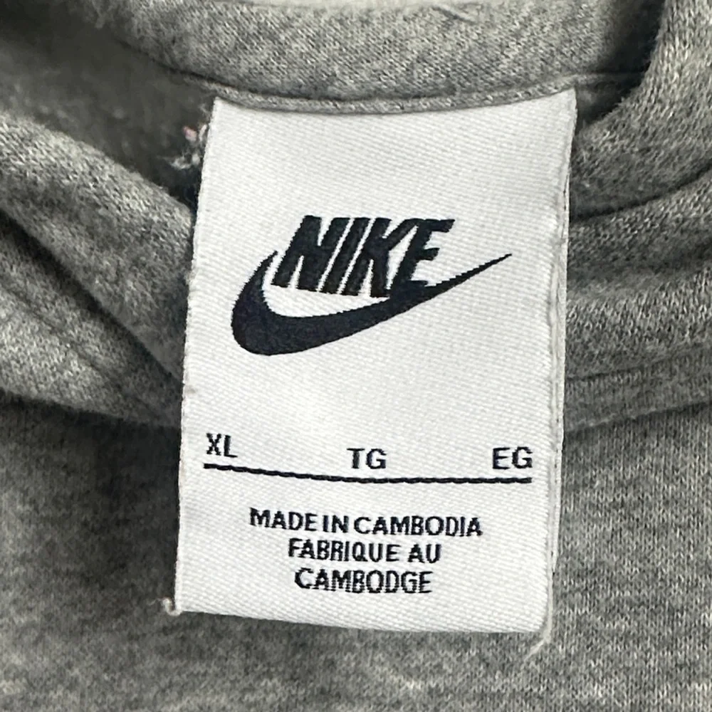 NIKE  Gray Kids Hoodie Youth XL